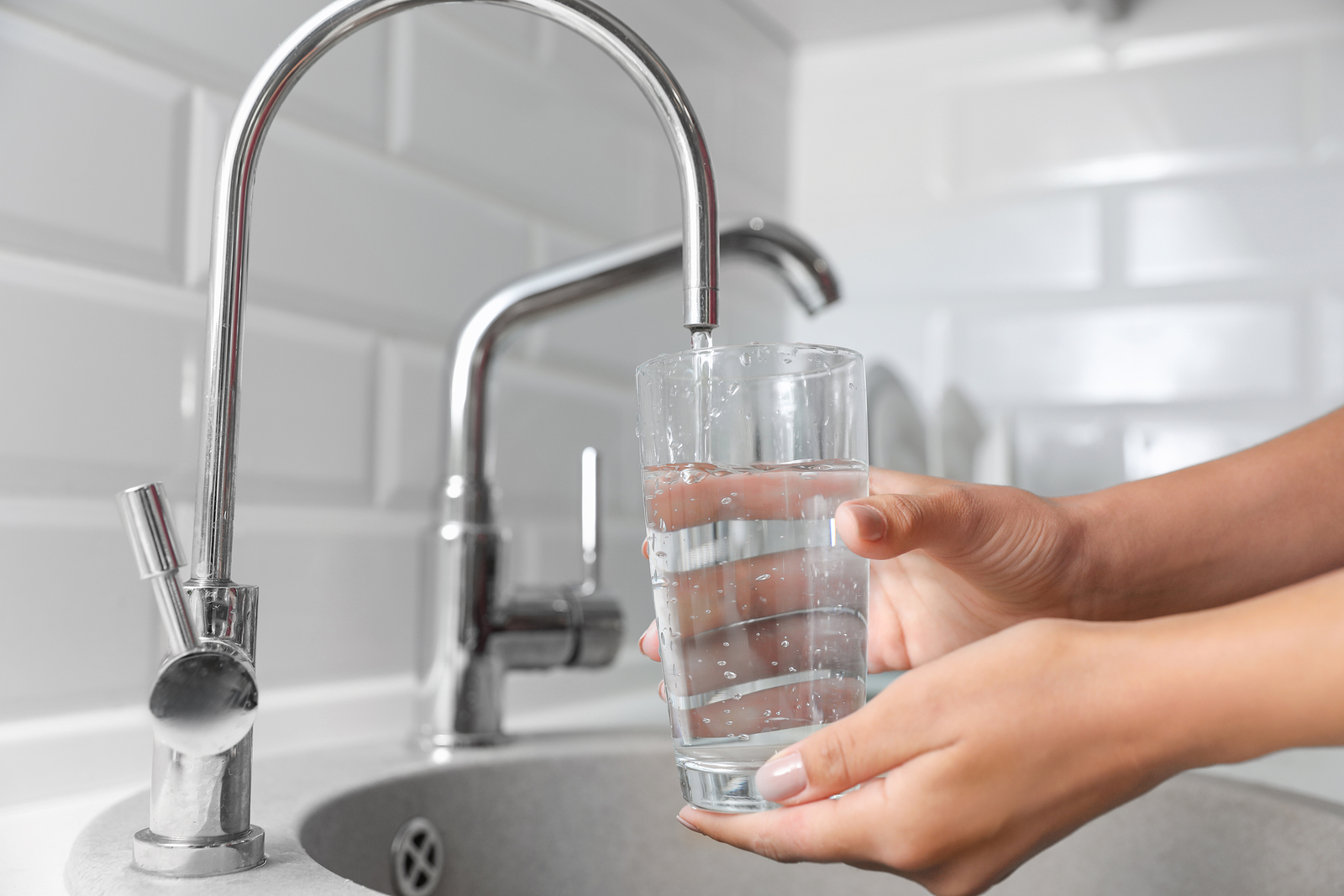 Under-Sink Water Filters: Are They a Good Investment? - SpringWell Water  Filtration Systems