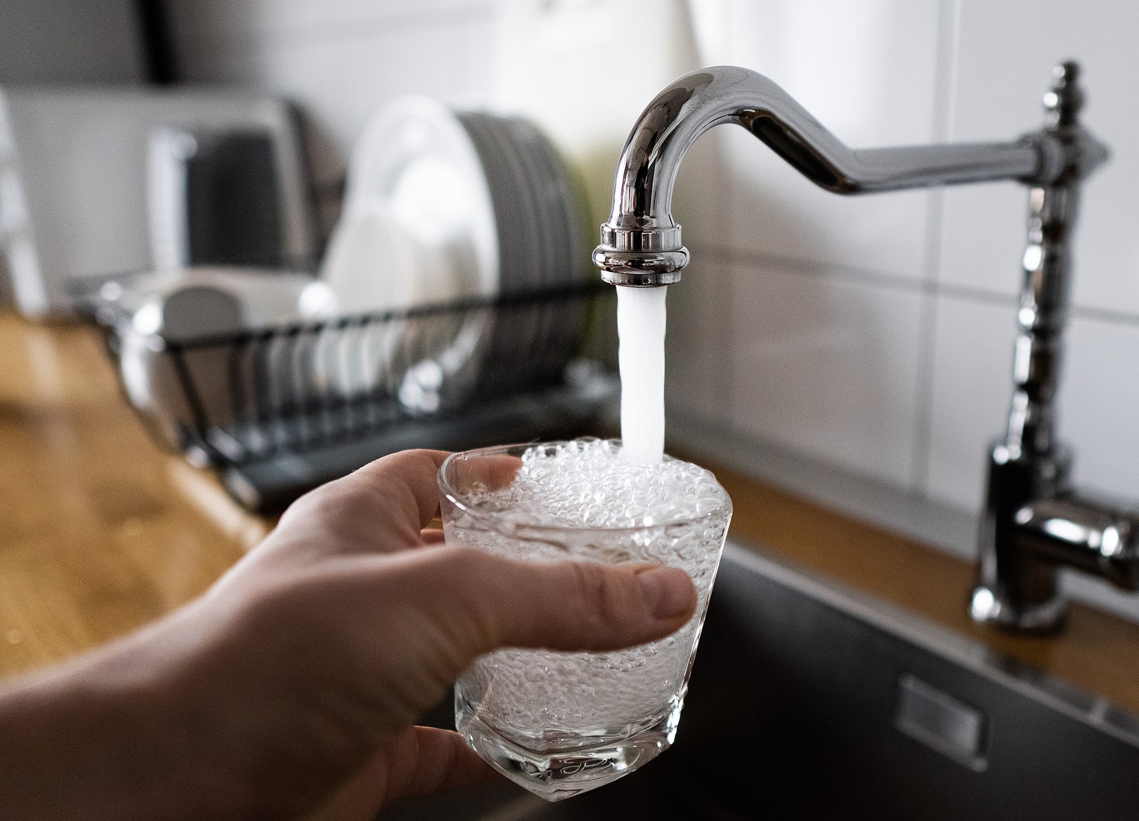 Distilled Water Vs. Tap Water: Which Is Better For Home Cleaning - Illinois  Valley House Cleaning Services