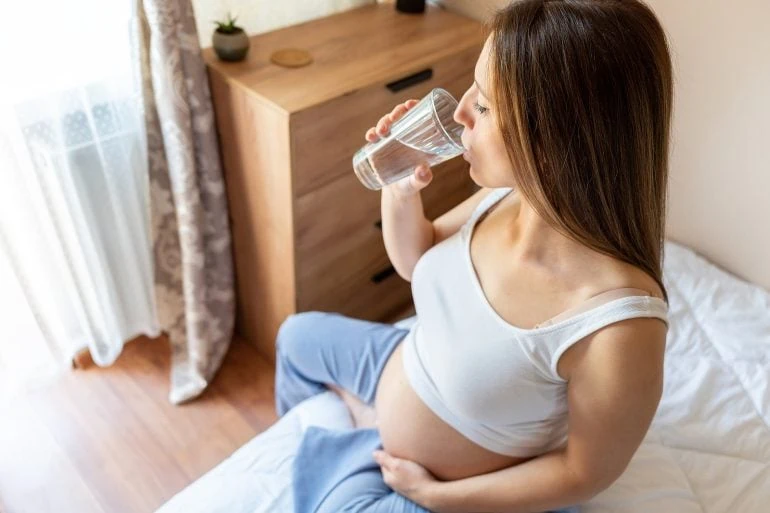 drinking water while pregnant