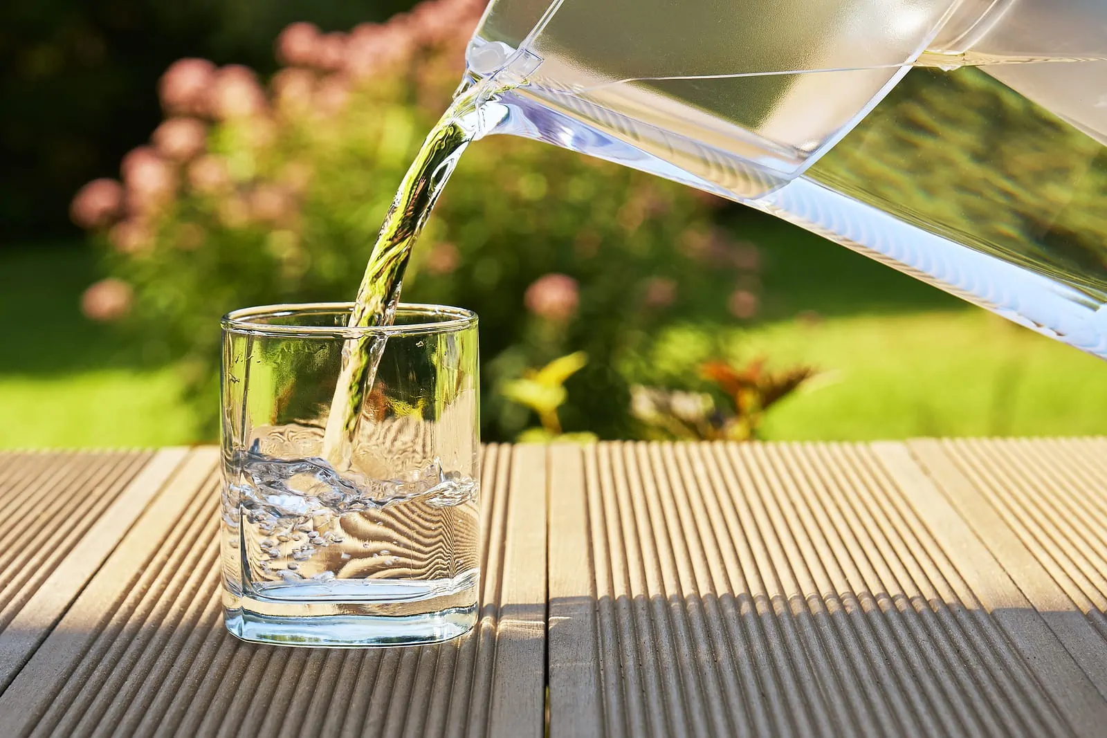 What is a Water Filter Pitcher & How Does It Work?